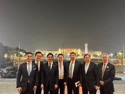 Momen Arsjad Foto Bareng Anindya, Hashim, dan 4 Konglomerat RI