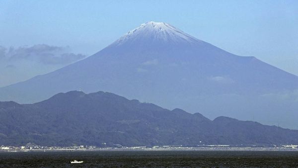 Gunung Fuji yang Kini Bersalju Lagi
