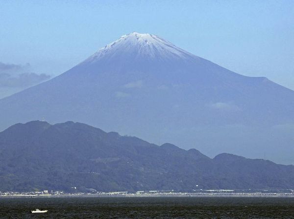 Gunung Fuji yang Kini Bersalju Lagi