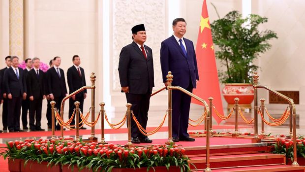 Prabowo disambut upacara kenegaraan saat diterima Presiden Xi Jinping.