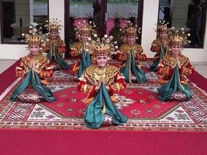 5 Budaya Jambi yang Masih Dilestarikan, Ada Tari Sekapur Sirih hingga Kompangan 5 Budaya Jambi yang Masih Dilestarikan, Ada Tari Sekapur Sirih hingga Kompangan