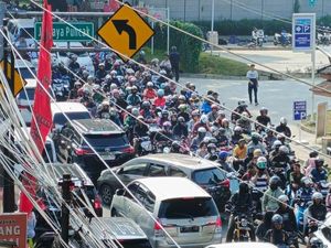 Ada Truk Melambung, Lalin di Puncak Bogor Sempat Macet