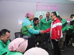 Blak-blakan Wamenaker Ngaku Pernah Jadi Driver Ojol, Surat Nikah Jadi Jaminan