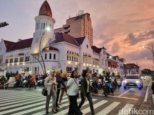 Hidupkan Kejayaan Surabaya dari Keberhasilan Pembangunan Kota Hidupkan Kejayaan Surabaya dari Keberhasilan Pembangunan Kota