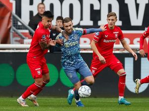 Comeback dari Cedera, Hilgers Starter Bawa Twente Tahan Ajax