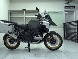 Tampang Moge Turing Tanpa Kopling BMW R 1300 GS Adventure Tampang Moge Turing Tanpa Kopling BMW R 1300 GS Adventure