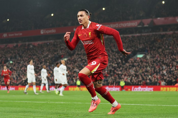 LIVERPOOL, ENGLAND - NOVEMBER 09: Darwin Nunez of Liverpool celebrates scoring his teams first goal during the Premier League match between Liverpool FC and Aston Villa FC at Anfield on November 09, 2024 in Liverpool, England. (Photo by Carl Recine/Getty Images)