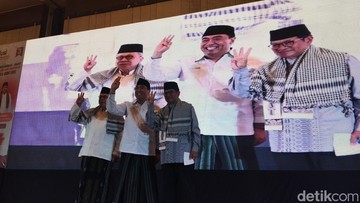 Ulama dan Santri Berbondong-bondong Dukung Pramono Anung, Foke Jadi Saksi