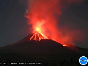Gunung Lewotobi Meletus 5 Kali Hari Ini, Aliran Lava Mencapai 4.340 Meter