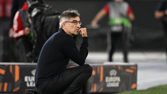Soccer Football - Europa League - AS Roma v Dynamo Kyiv - Stadio Olimpico, Rome, Italy - October 24, 2024 AS Roma coach Ivan Juric reacts REUTERS/Alberto Lingria