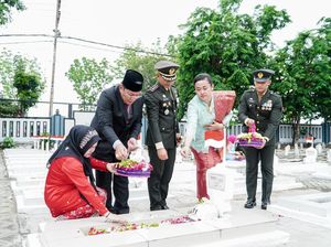Plt Bupati Lamongan Ajak Implementasikan Hari Pahlawan dengan Hal Ini Plt Bupati Lamongan Ajak Implementasikan Hari Pahlawan dengan Hal Ini