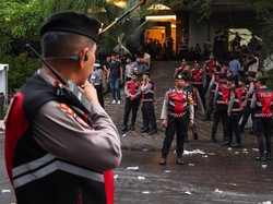 Video: Duduk Perkara Pendukung Paslon Pilgub Sulsel Saling Lempar Batu