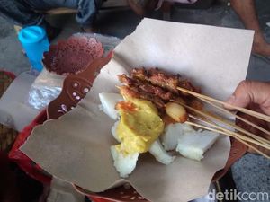 Mencicipi Pencok Beras, Sambal Khas Karangasem Bikin Ketagihan!