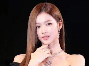 Gaya Mewah Sana TWICE Pakai Kalung Berlian 205 Karat Seharga Rp 717 M Gaya Mewah Sana TWICE Pakai Kalung Berlian 205 Karat Seharga Rp 717 M