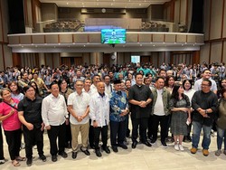 Komitmen Syaikhu-Ilham Beri Perlindungan untuk Guru di Jabar