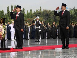 Video: Momen Wapres Gibran Pimpin Upacara Hari Pahlawan di TMP Kalibata