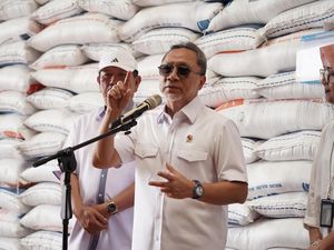 Video Zulhas Sebut Telah Serap 1,5 Juta Ton Beras: Bisa Tak Impor Sampai Tahun Depan Video Zulhas Sebut Telah Serap 1,5 Juta Ton Beras: Bisa Tak Impor Sampai Tahun Depan
