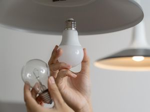 Bukan Hantu, Ini Biang Kerok Lampu Berkedip Bukan Hantu, Ini Biang Kerok Lampu Berkedip