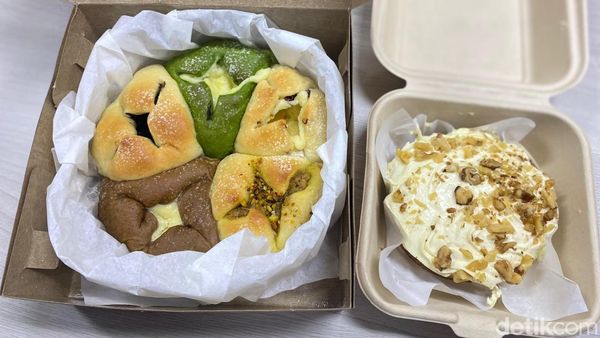 Cream Cheese Buns Topping Pistachio yang Empuk Lembut