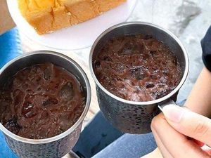 Slurrp! 20 Es Cokelat Manis Segar Rp 5.000an Ada di Sini Slurrp! 20 Es Cokelat Manis Segar Rp 5.000an Ada di Sini