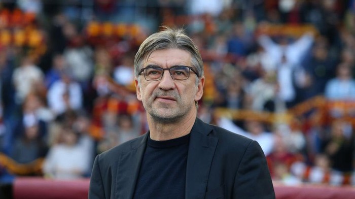 ROME, ITALY - NOVEMBER 10: AS Roma head coach Ivan Juric looks on during the Serie A match between AS Roma and Bologna at Stadio Olimpico on November 10, 2024 in Rome, Italy. (Photo by Paolo Bruno/Getty Images)