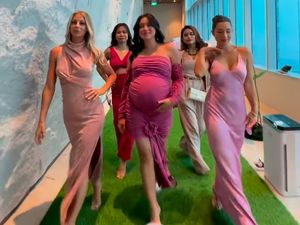 Potret Baby Shower Jessica Iskandar Ramai Dihadiri Teman Artis, Ada Istri Ahok Potret Baby Shower Jessica Iskandar Ramai Dihadiri Teman Artis, Ada Istri Ahok