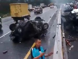 Polisi: Info Awal 1 Orang Tewas dalam Tabrakan Beruntun di Tol Cipularang Polisi: Info Awal 1 Orang Tewas dalam Tabrakan Beruntun di Tol Cipularang