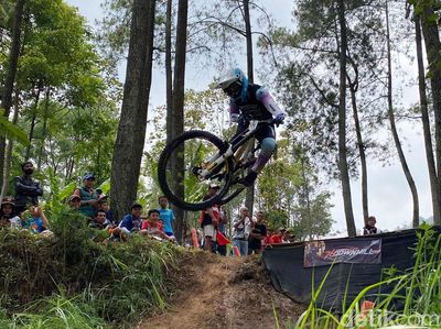 Keseruan Seri Terakhir Indonesian Downhill 2024