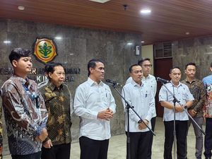 Mentan Wajibkan Pengusaha Serap Susu Lokal Buntut Viral Aksi Peternak Mentan Wajibkan Pengusaha Serap Susu Lokal Buntut Viral Aksi Peternak