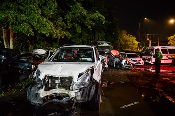 Mobil Hantu Bermunculan di Tol Cipularang, Korban Kecelakaan Beruntun Dievakuasi