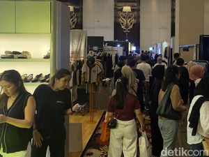 Antusias Trademark Market Bandung 2024, Rela Antre Demi Diskon Brand Lokal Antusias Trademark Market Bandung 2024, Rela Antre Demi Diskon Brand Lokal