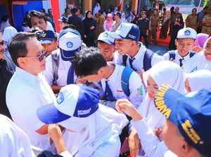 Pelajar Jatim Juara Umum OPSI 2024, Pj Gubernur: Kado di Hari Pahlawan Pelajar Jatim Juara Umum OPSI 2024, Pj Gubernur: Kado di Hari Pahlawan