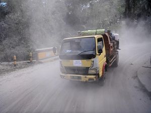 Bingkai Sepekan: Jejak Erupsi Gunung Lewotobi Laki-laki