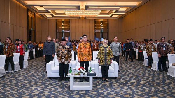Potret Gibran Buka Rakor Kemendikdasmen, Minta Sistem Zonasi Dikaji Ulang
