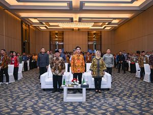 Potret Gibran Buka Rakor Kemendikdasmen, Minta Sistem Zonasi Dikaji Ulang