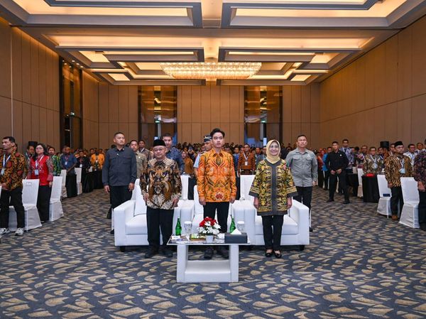 Potret Gibran Buka Rakor Kemendikdasmen, Minta Sistem Zonasi Dikaji Ulang