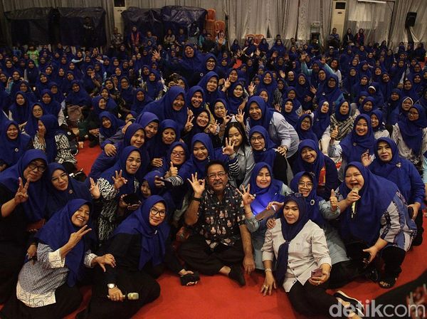 Rano Karno Kampanye di Depan Guru PAUD