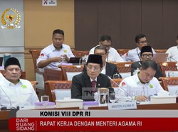 Komisi VIII Tunda Rapat Pembahasan Biaya Haji 2025 dengan Menag