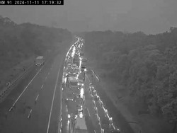 Video CCTV: Kemacetan Imbas Kecelakaan Beruntun di Tol Cipularang