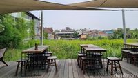 Stuja Kerobokan, Kafe Tepi Sawah di Kuta