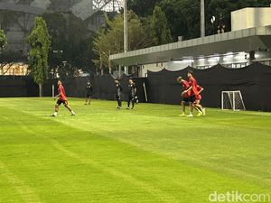 Hujan-hujanan, Timnas Jepang Jalani Latihan Jelang Lawan Indonesia
