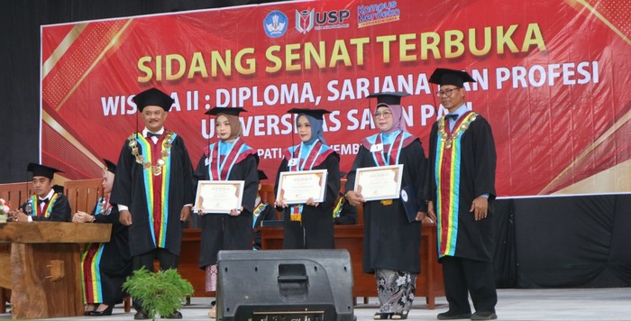 Universitas Safin Pati menggelar sidang senat terbuka wisuda kedua termasuk diploma, sarjana, dan profesi di Safin Arena, Senin (11/11/2024).