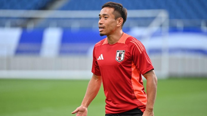 SAITAMA, JAPAN - SEPTEMBER 04: Yuto Nagatomo of Japan in action during the Japan training session ahead of the FIFA World Cup Asian 3rd Qualifier Group C match against China at Saitama Stadium on September 04, 2024 in Saitama, Japan. (Photo by Kenta Harada/Getty Images)