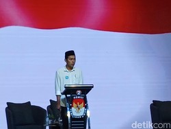 Sendirian di Debat Ke-2, Nur Agis Aulia Lancarkan Kritik Kota Serang