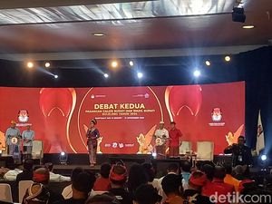Pendukung Paslon Dilarang Teriakkan Yel-yel Saat Debat Ketiga Pilbup Buleleng Pendukung Paslon Dilarang Teriakkan Yel-yel Saat Debat Ketiga Pilbup Buleleng