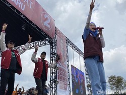 Desy Ratnasari Tampil Spesial di Kampanye Akbar Ayep-Bobby