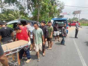 Rem Blong, Minibus Tabrak Motor di Simpang Donoasih Turi Sleman Rem Blong, Minibus Tabrak Motor di Simpang Donoasih Turi Sleman