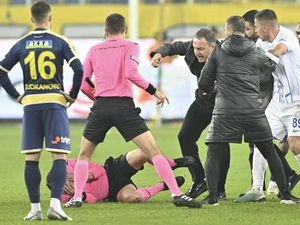 Eks Presiden Klub Turki Resmi Divonis Penjara usai Tonjok Wasit