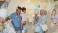 8 Foto Momen Gender Reveal Kesha Ratuliu, El Rumi Hadir Minum Susu Pakai Dot