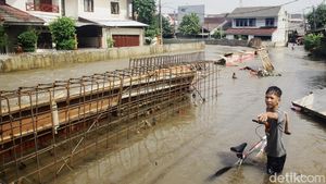 Ini Tanggul Jebol yang Bikin Jurangmangu Tangsel Kebanjiran